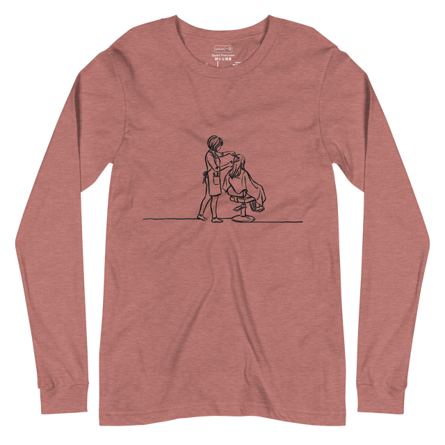 ロングスリーブTシャツに、美容師と客のシルエットを描いたミニマルな黒の線画。